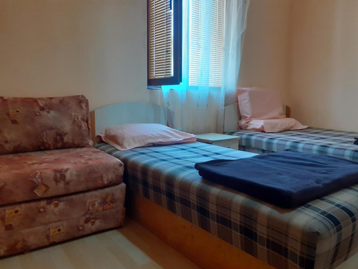 Guest House Edelvais Dve Mogili ภายนอก รูปภาพ
