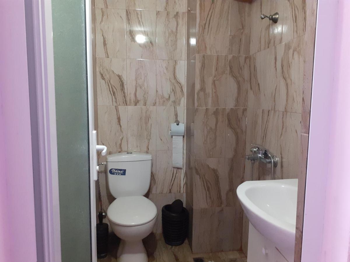 Guest House Edelvais Dve Mogili ภายนอก รูปภาพ