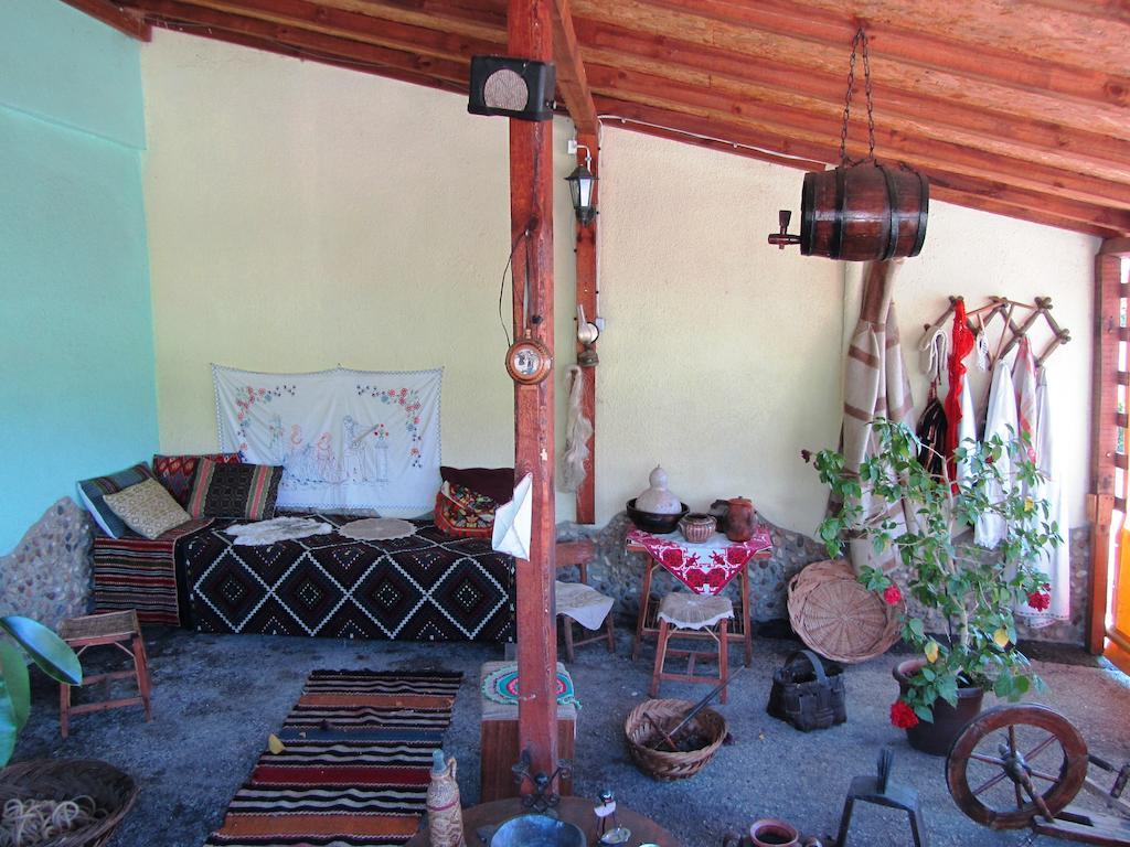 Guest House Edelvais Dve Mogili ภายนอก รูปภาพ