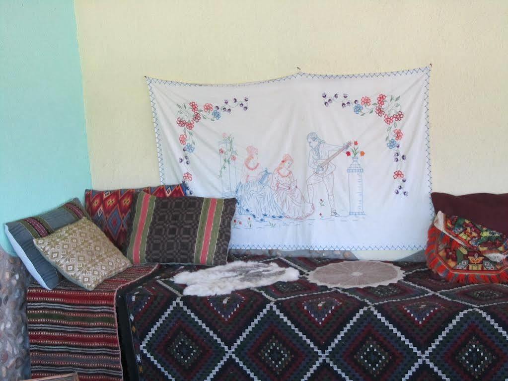 Guest House Edelvais Dve Mogili ภายนอก รูปภาพ